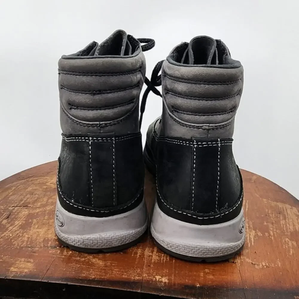 Castle Rock Chaco Ember Boots Women's Size‎ 7 Grey Black